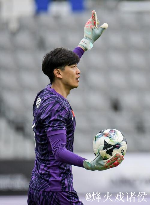 34岁颜骏凌进入国足60场俱乐部 直言联赛才是足球发展根基